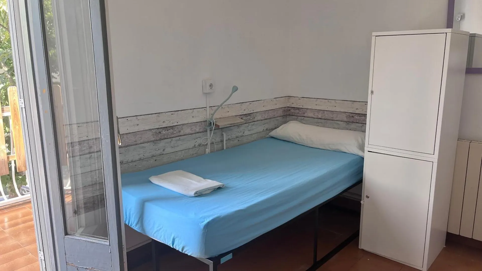 Can Cocollona Жирона Хостел